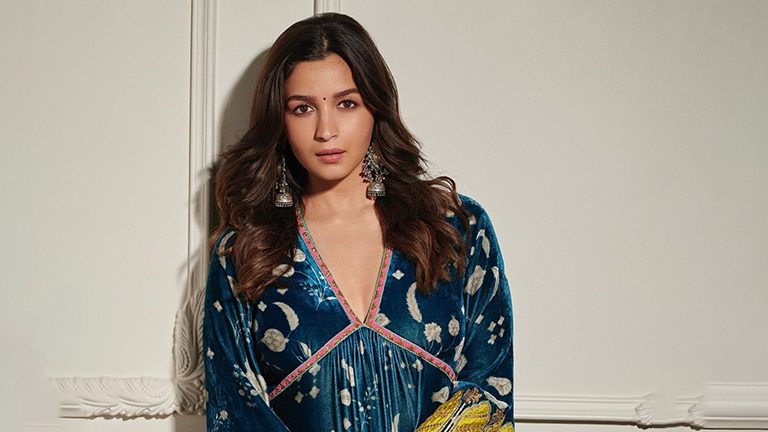 Alia-Bhatt-says-‘sorry-for-not-attending-IIFA-2023.jpg