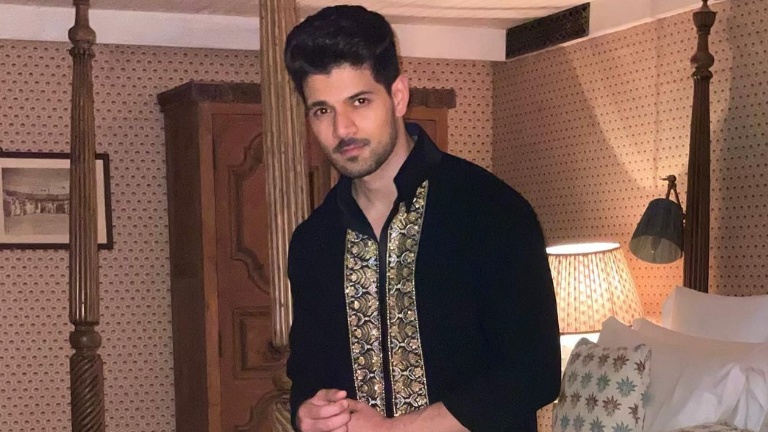 Sooraj-Pancholi-reveals-his-girlfriend-has-not-asked-him-about.jpg